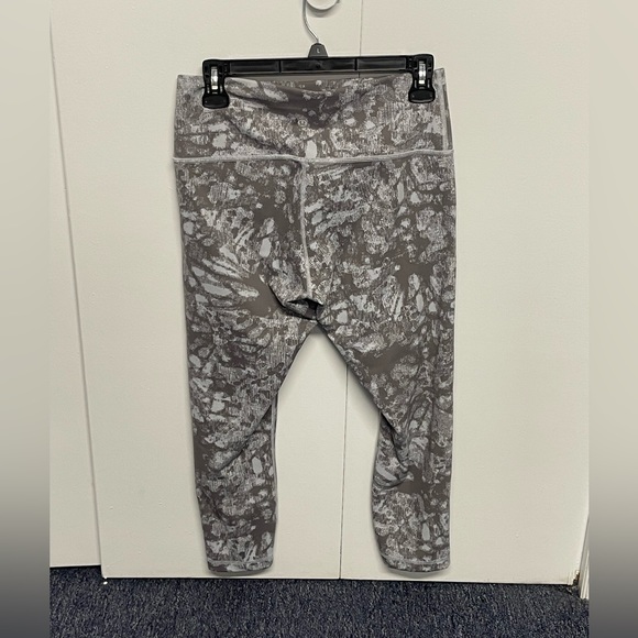 39. Lululemon Wunder Under High-Rise Crop 23” - Picture 4 of 7